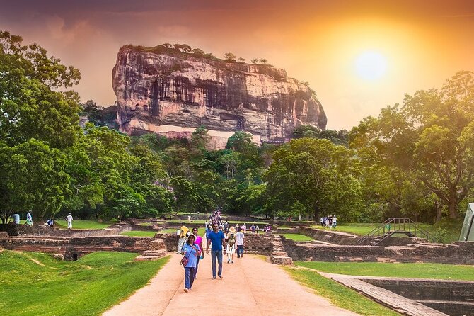 Private Sigiriya Day Tour and Authentic Sri Lankan Lunch Buffet - A real village lunch between the sights