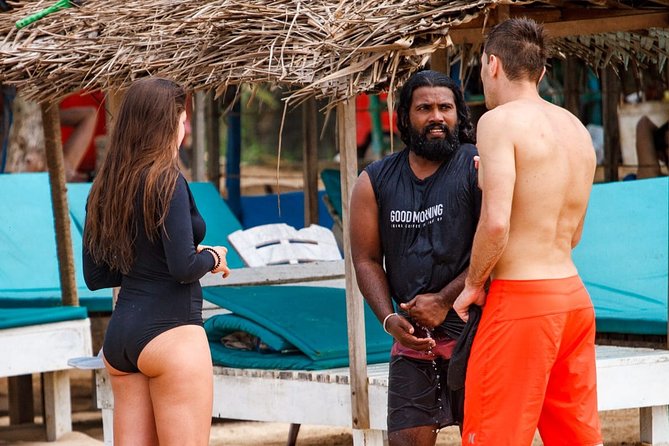 PRIVATE Surf lesson for Beginners Couple - What the Weligama Beach stop offers