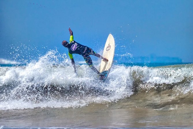 PRIVATE Surf Lesson for Intermediate - Choosing waves and taking off on green faces