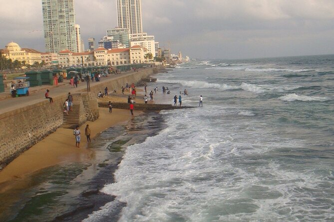 Ride and Explore Colombo and Food By Tuk Tuk Tour All Inclusive - Lotus Tower, the Old Parliament, and Galle Face Green