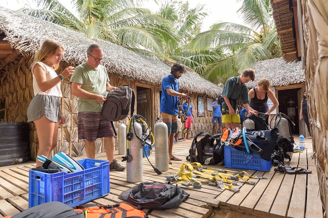 Scuba Diving For Beginners - Starting at Divinguru Nilaveli