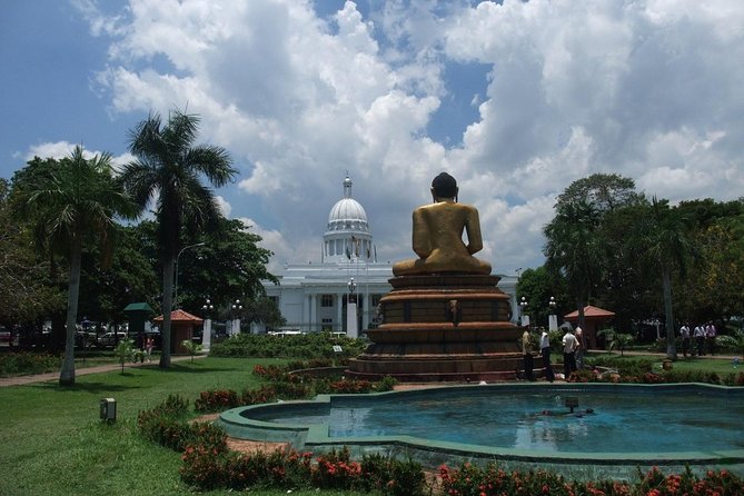 Shangri-La Colombo City Tour. - Gangaramaya Temple and Seema Malaka