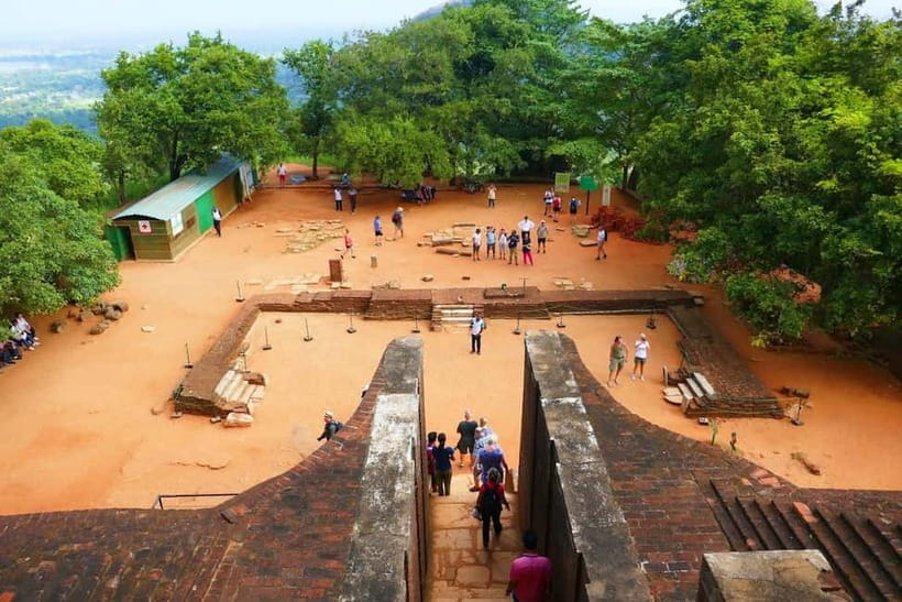 Sigiriya & Dambulla: All Inclusive Day Tour - Dambulla changes the mood from fortress to sanctuary