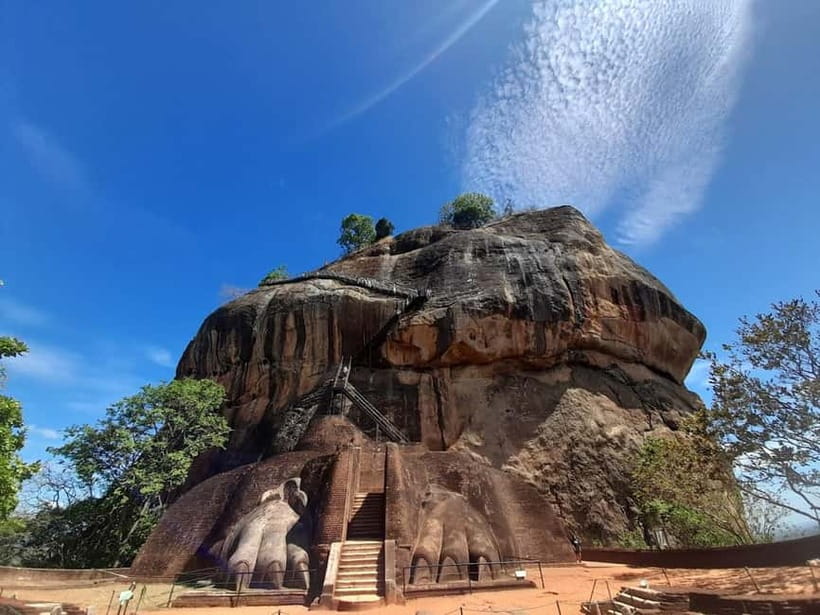 Sigiriya & Dambulla: All Inclusive Day Tour - Lunch is included, but the day still has a commercial side