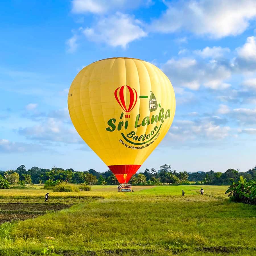 Sigiriya: Hot Air Balloon Ride - Breakfast before the balloon rises