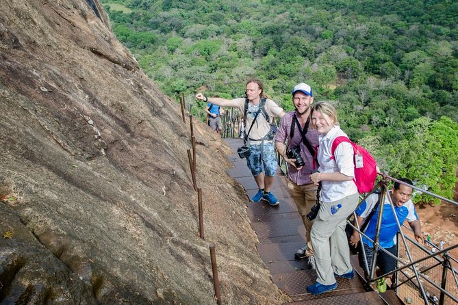 Sigiriya Rock and Dambulla Cave All Inclusive Private Day Trip - The long return to Colombo