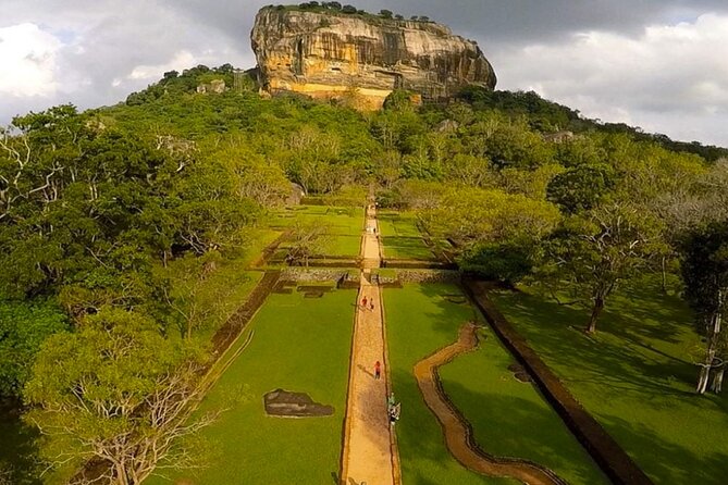 Sigiriya Rock & Cave Temple with Jeep Safari Private Day Trip - Minneriya or Kaudulla: safari by 4x4