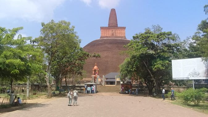 Sigiriya Rock Climb, Village Tour+Cooking Class & Elephant Safari - Small details that improve the day