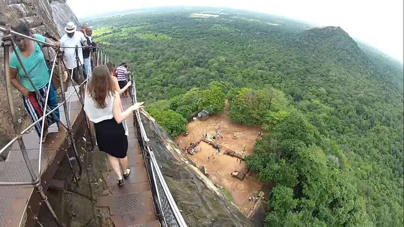 Sigiriya: Rock Fortress Private Guided Walking Tour - Choosing the right time and preparing well