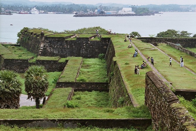 Southern Sri Lanka Sightseeing Day Trip From Colombo & Negombo - Kalutara Bodhiya makes a compact cultural stop