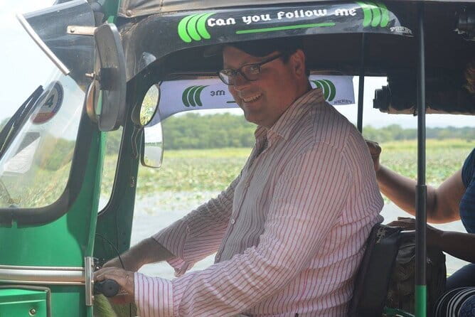 Sri Lanka 11 Days with Driver and Vehicle (Customizable) - Why a private vehicle works so well in Sri Lanka