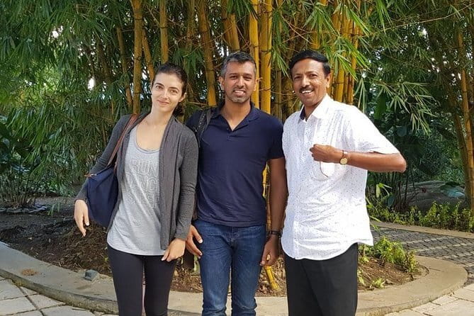 Sri Lanka Car and Driver Hire - Private Driver and Chauffeur - How the mileage system affects the price