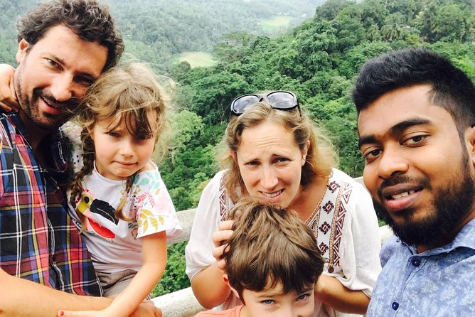 Sri Lanka classic tour 8 Days with private driver,vehicle and H/B accommodations - Day 4: Kandy, the last royal capital