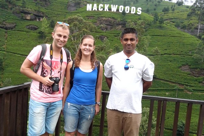 Sri Lanka Holidays Group Tour Packages - A private car is the smart way to link distant sites