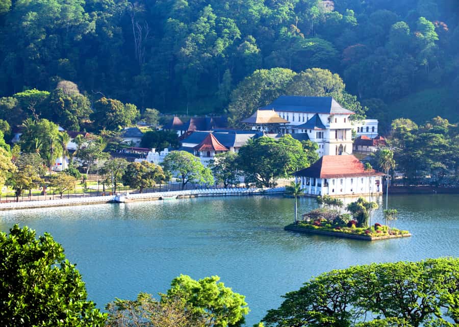 Sri Lanka Private 2-day Tour:Train Trip, Kandy, Nuwara Eliya - The route from Colombo to Kandy