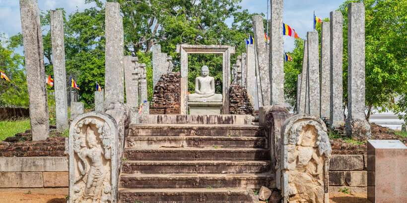 Sri Lanka Private 3-Day Cultural Tour, 5 UNESCO Sites - Polonnaruwa’s stone Buddhas and royal ruins