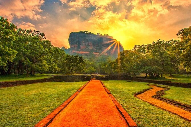 Sri Lanka Private Tour 8 days-Driver/vehicle/accommodation H/B - An eight-day route from ancient ruins to the coast