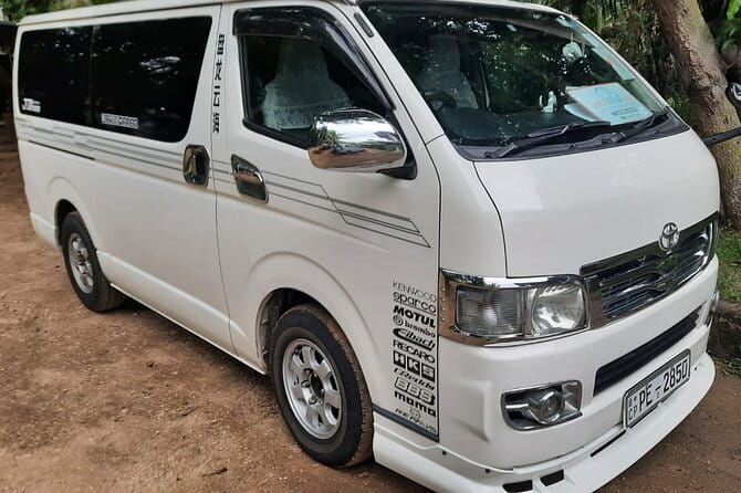Sri Lanka Round Tour with English Speaking Driver Guide and Car - A private road day from Negombo