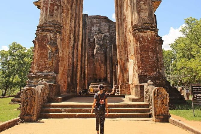 Sri Lanka V.I.P. private Tour package 4.N - 5 days oll including - Day five: Galle Fort, Mirissa, and the airport