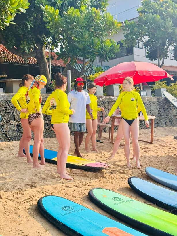 Surf School in Unawatuna, Galle - Starting at Ahikava Surf School near Unawatuna