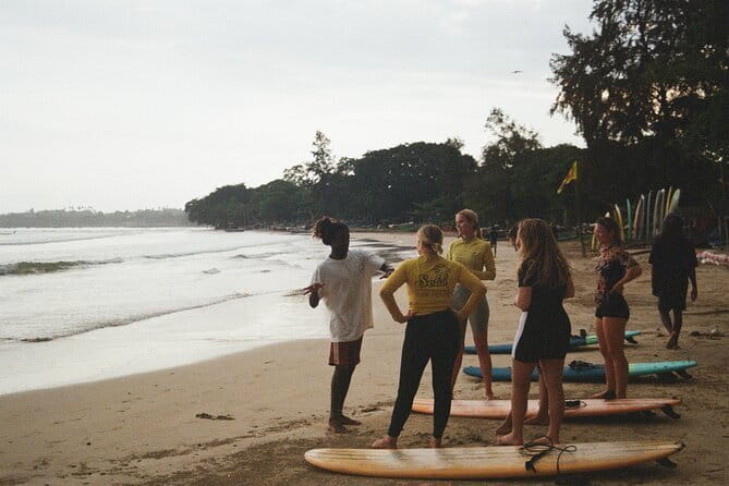 Surf with Apple - Meeting Apple at Kurumba Bay