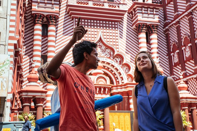 The 10 Tastings of Colombo With Locals: Private Street Food Tour - Pettah Milk Tea and Market Noise