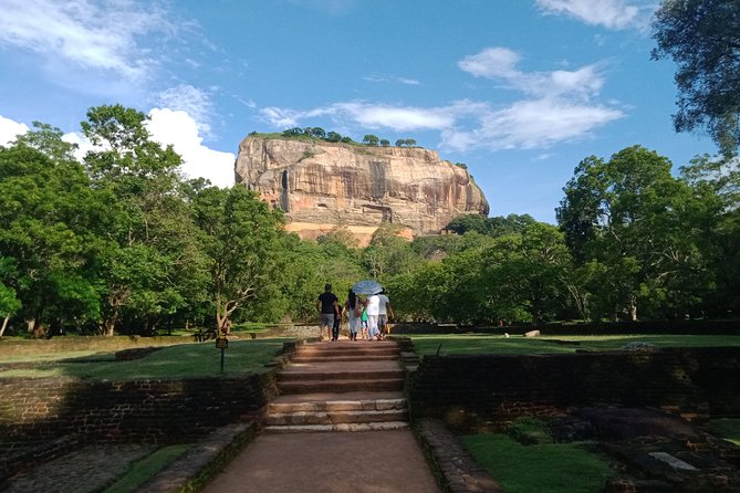 Tour Packages in Sri Lanka - Most Popular Round Tour - All in One Tour - Days 1 to 3: Anuradhapura, Sigiriya, Polonnaruwa, and Minneriya
