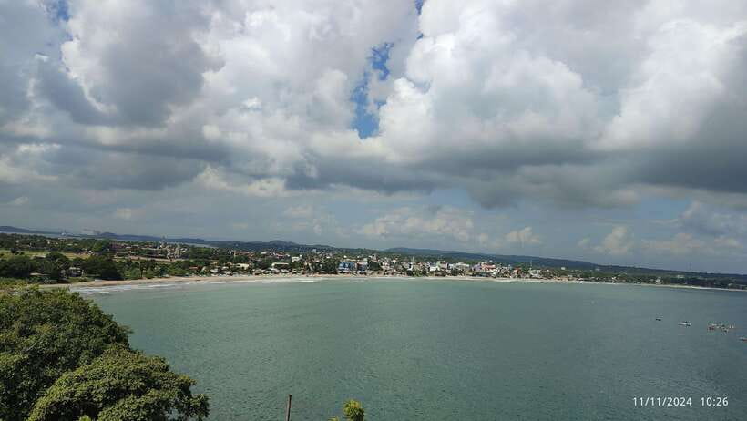 Trincomalee: City Tour with Koneswarm and Crocodile lake - What is included, and what can raise the cost