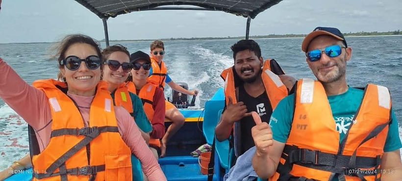 Trincomalee: Dolphin & Whale Watching Boat Tour - Who should book this boat tour?