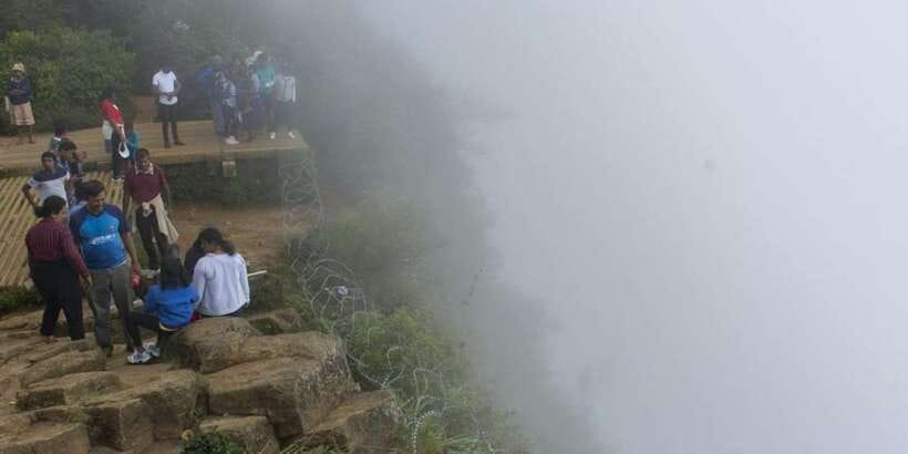 Visit Horton plains and Nuwara Eliya from Kandy - Walking Worlds End and Bakers Falls
