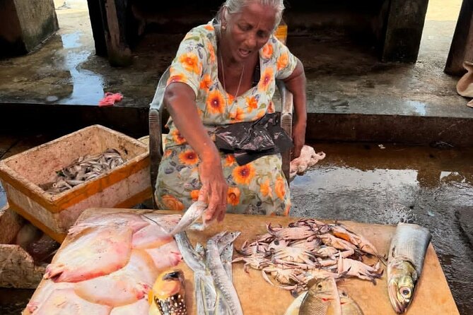 Visit Negombo by Scooty - All Inclusive - A short visit to Sri Mutthu Mari Amman Temple