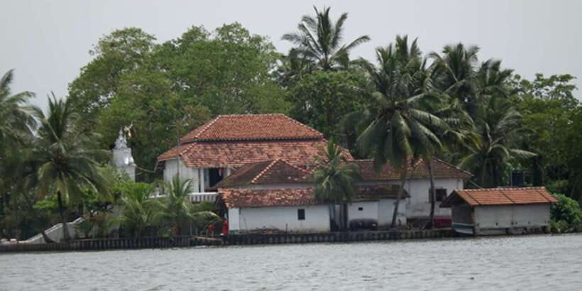 West coast Beach, River Mangroves lagoon, Wildlife boat Tour - A walk along Bentota Beach